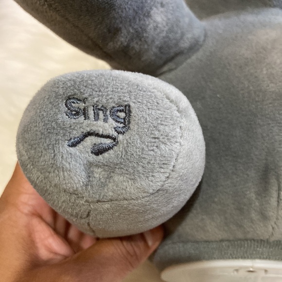 Flappy Ears Animated Elephant - Picture 12 of 17